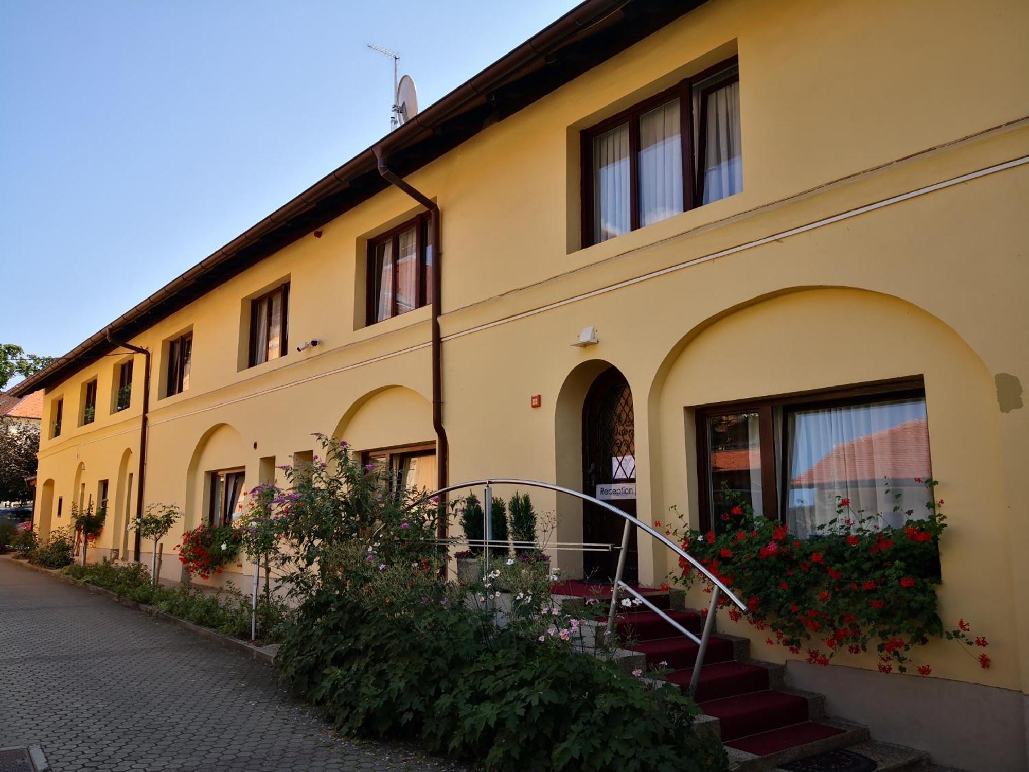 Grand Bells Bed And Breakfast Zagreb Exterior foto